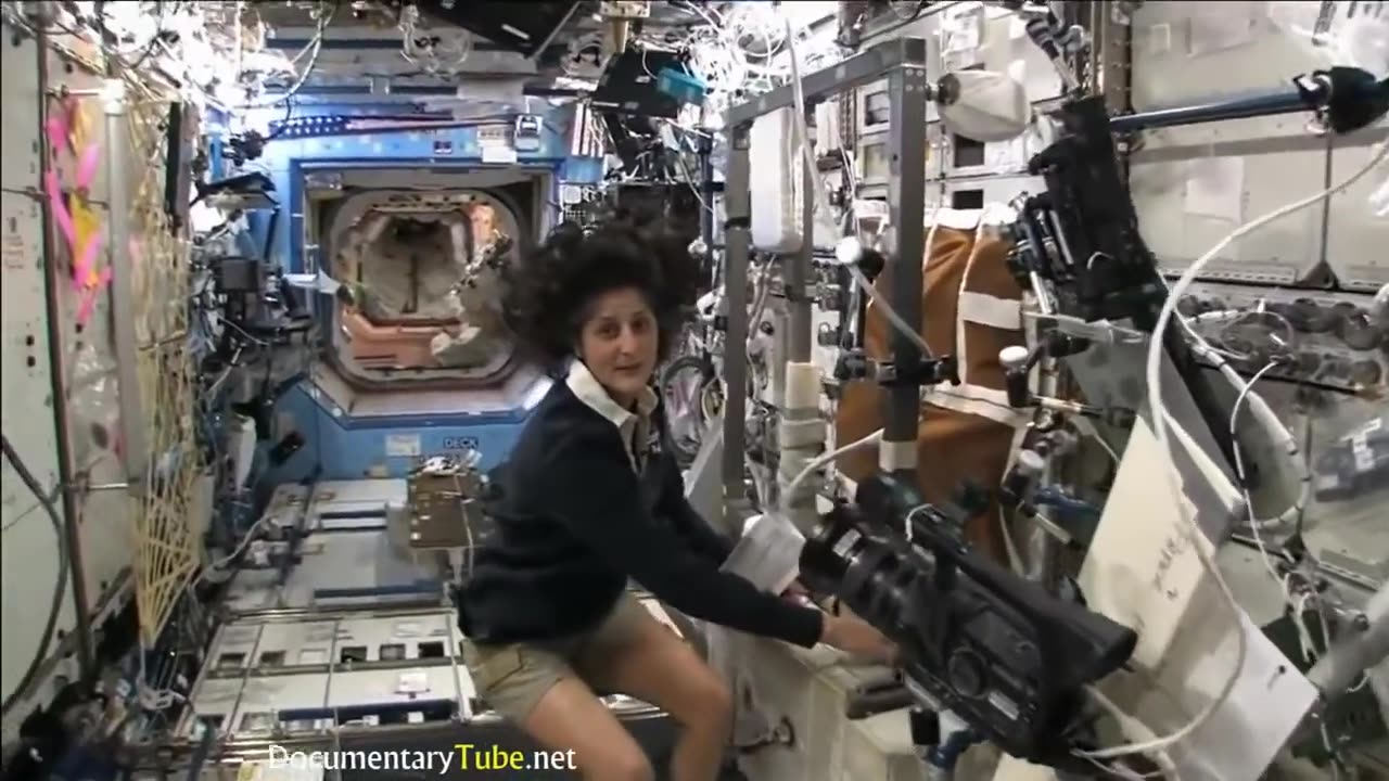 24 7 LIVE EARTH FROM SPACE NASA BY SUNITA WILLIAMS