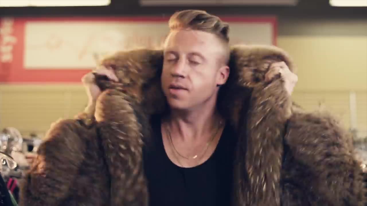 MACKLEMORE & RYAN LEWIS - THRIFT SHOP FEAT. WANZ (OFFICIAL VIDEO)