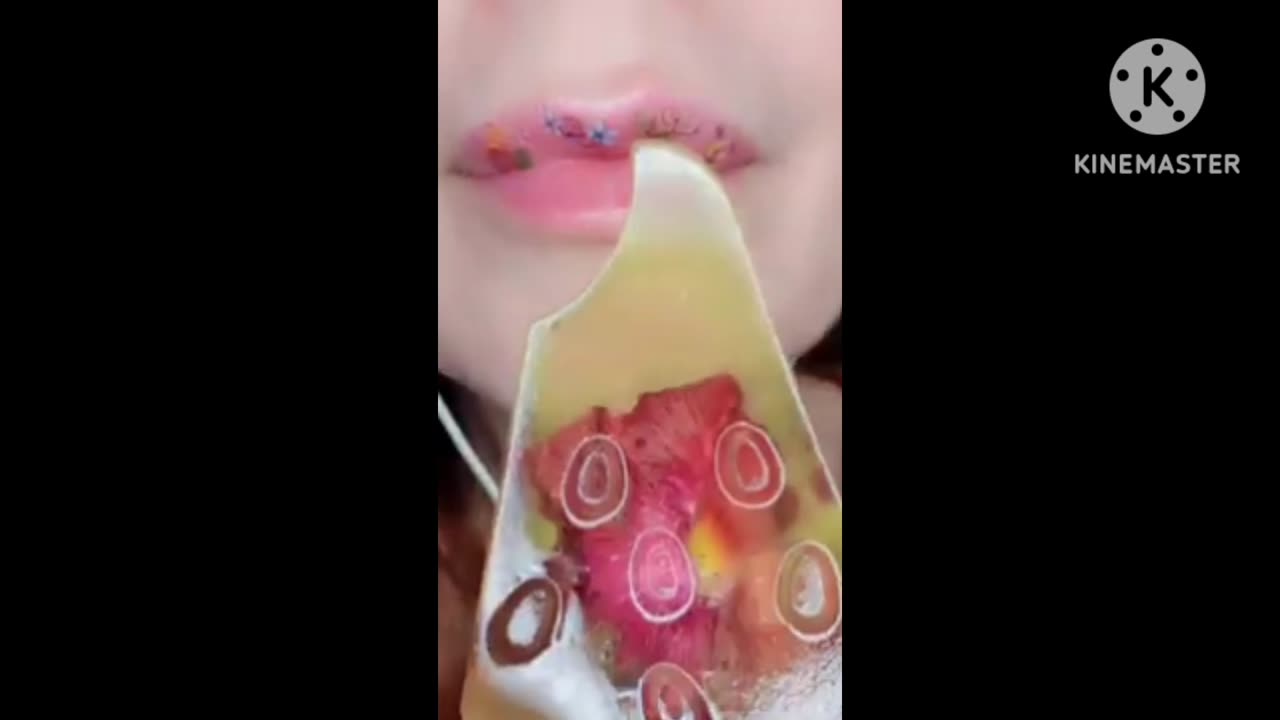 Eating emoji asmr video.Satisfying food eating challenge