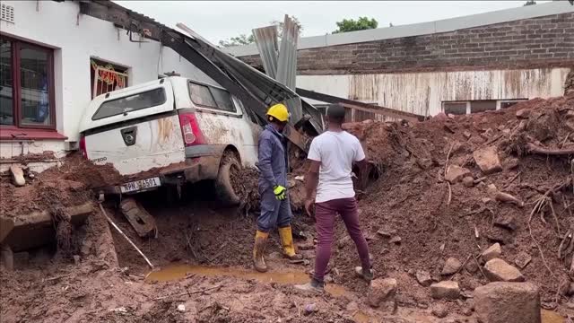 Death toll now 443 in South African floods - provincial premier