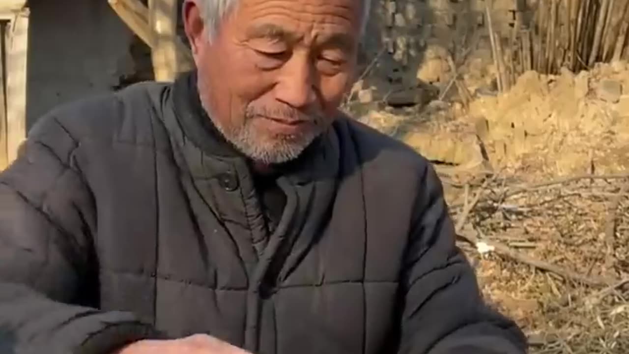 दादा जी ने बचाई अपनी जान