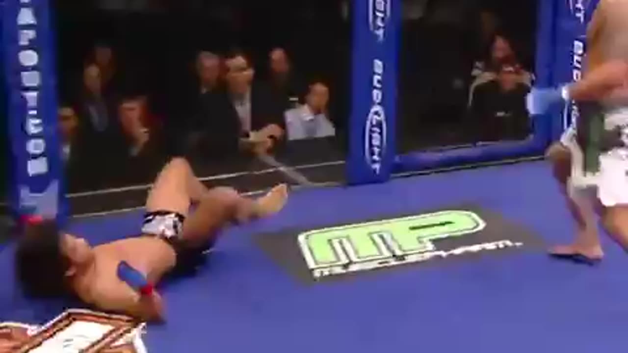 ANTHONY “Showtime” PETTIS RARE CAGE KICK KNOCKOUT