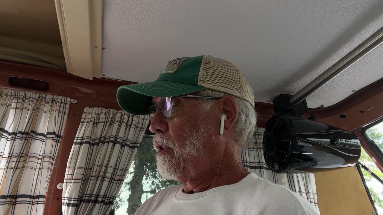 SPINDLE, SHUTTLE AND NEEDLE