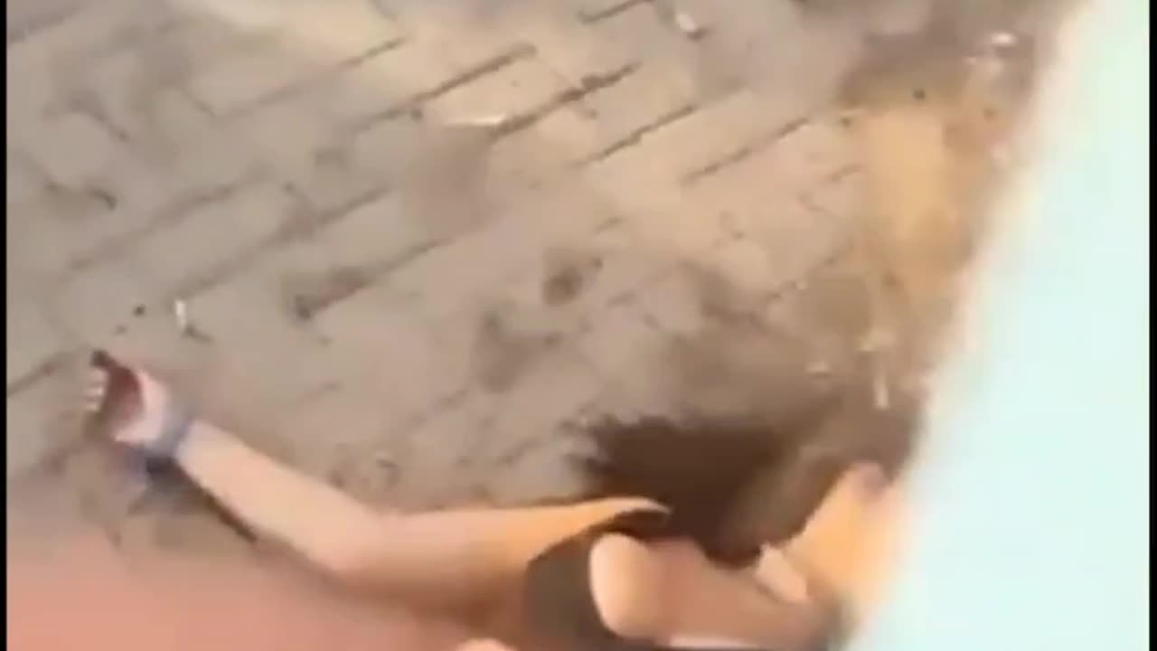 ISRAELIS KILLED RUNNING FOR SHELTER