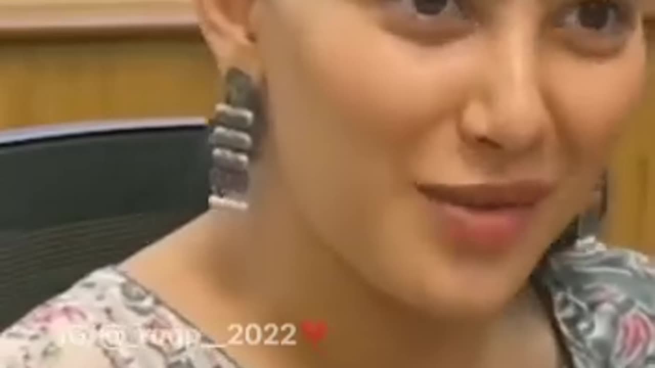 Khush kaisy rehana hai "kahani"