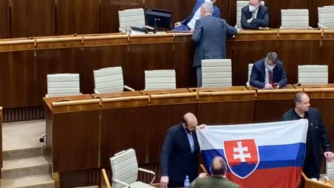 Protesty pred parlamentom Slovensko 8-2-2022_První část