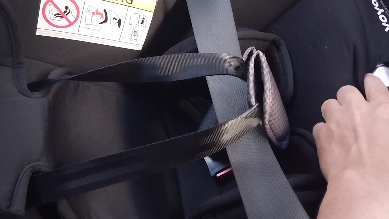 Colocar cinto bebê conforto Voyage Gama - Montar bebê conforto Voyage Gama no carro