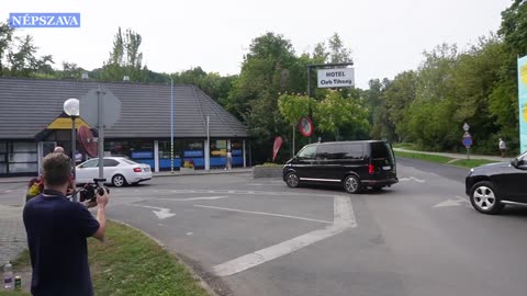 Orbán Viktor konvoja megérkezik a tihanyi Tranzit fesztiválra