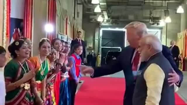 PM Modi & President Trump with A group of youngster #Modi #pmmodi #presidenttrump