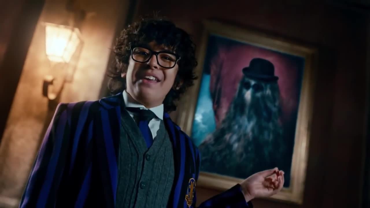 Horror version of Hogwarts? I'm giving it my all!