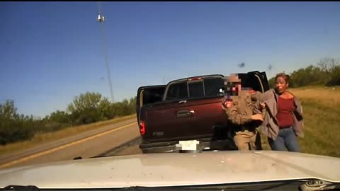 Solo Texas Trooper Takes Down Female Smuggler at Gunpoint