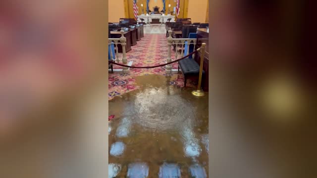 BUCKET MISSED: US Statehouse Awash After Pipe Bursts