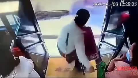 CHINA 🇨🇳 HOW NOT TO GET OFF THE BUS 😀🚌