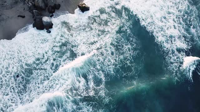 The beautiful calm waves of the sea