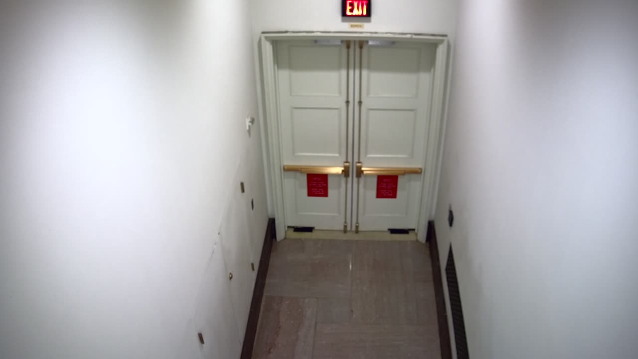 0751USCH02H202FireDoor_2021-01-05_01h20min00s223ms.mp4