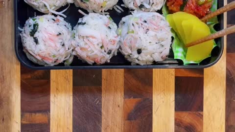 California Rice Balls for my husbands lunch today 🍙🥦