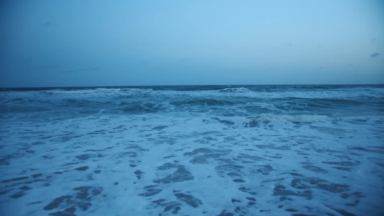 #waves #ocean #oceanview #bluesky #bluewater #trendingreels #trending #nature 🙏