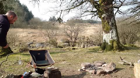 Food is cooked from th campfire . Vlog. Morning curry for breakfast