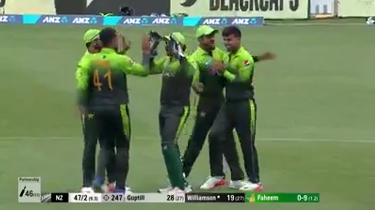 shadab khan like a fly man spider Man