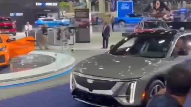 Biden at the Auto Show