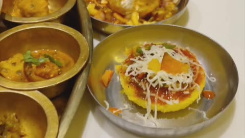 Unlimited Gujarati Rajasthani thali😯