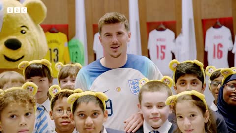 Mason Mount's waxwork surprise 😲⚽️ Children In Need - BBC