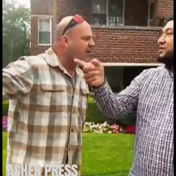 New Yorkers confront Hamas supporter caught tearing down KIDNAPPED posters