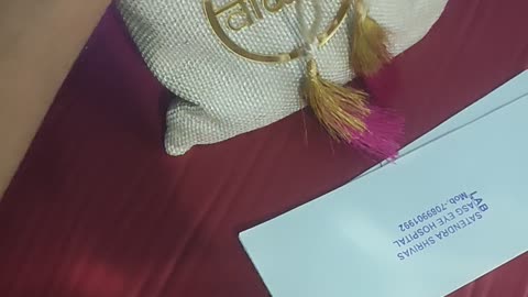 Gift unboxing