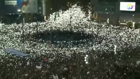 🇷🇸 About 30,000+ protesters took to the streets of the Serbian capital and spoke