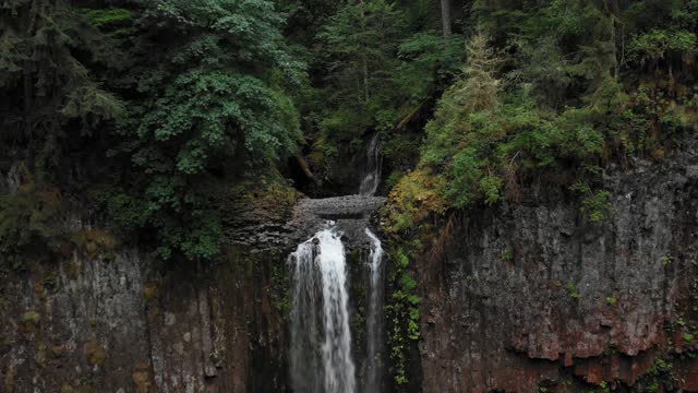 unearthly beauty waterfall