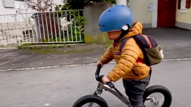 On his way to school#MondayMotivation