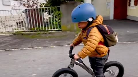 On his way to school#MondayMotivation