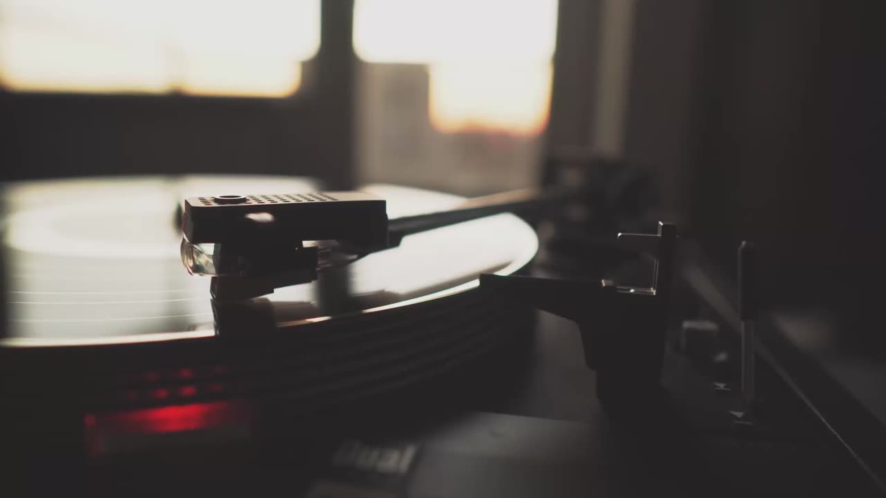 Relaxing White Noise Sound Of A Crackling Vinyl Record