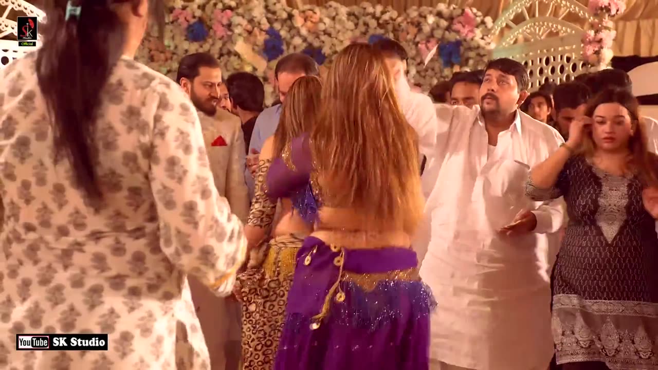 Laung Nak Da Lak Patla - Beautiful Girl Wedding Hot Mujra Dance Performance 2023