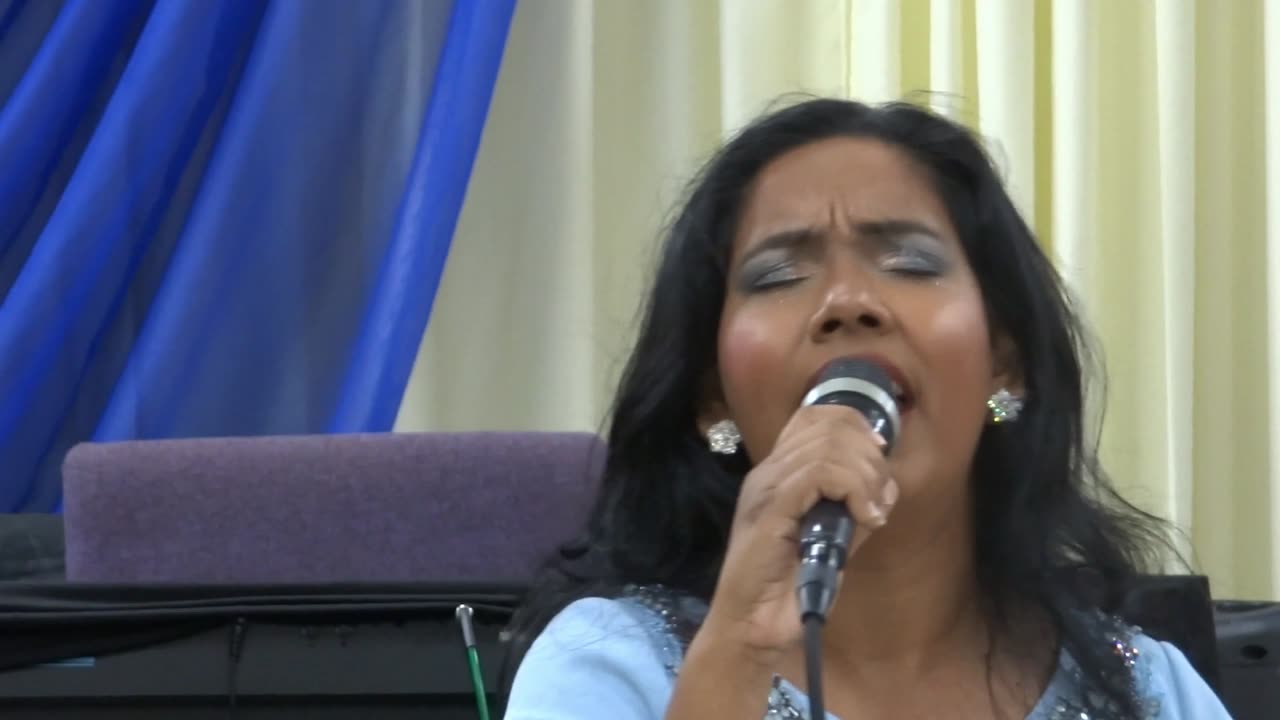 Shandelle Sings - Yeshua