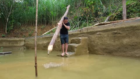 Make a pumpkin rig on the pond on a rainy heavy day, Revealing Duong private life. Primitive Skills