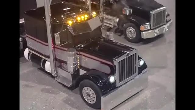 Lao Tzu's eldest son drives his younger son to get on the bus? American truck