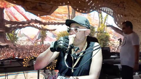 vai assistindo aew ,que depois eu coloco um titulo : ep 1456