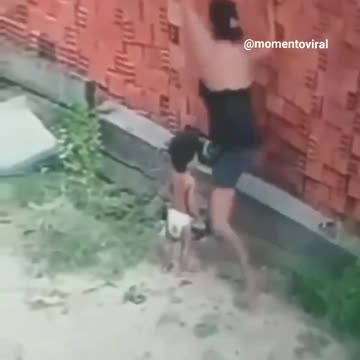 ΜΠΗΚΕ ΜΠΡΟΣΤΑ ΓΙΑ ΝΑ ΣΩΣΕΙ ΤΟ ΠΑΙΔΙ ΤΗΣ.