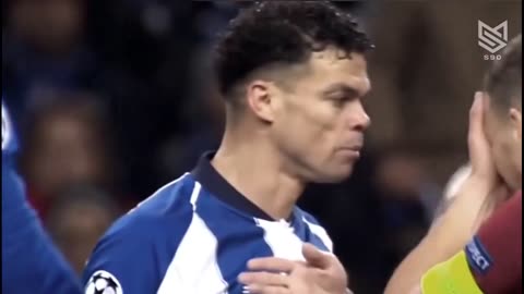 Crazy FIGHTS & FURIOUS Moments in FOOTBALL | PELEAS en el FUTBOL