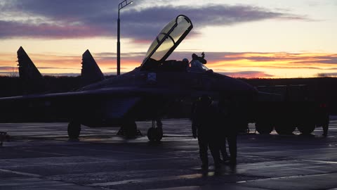 The pilots of the Russian MiG-29K carrier-based fighters practiced combat maneuvers