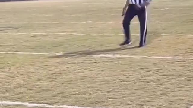 Ref turned on the JETS 💨😂