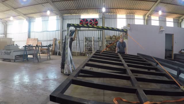 COLOCANDO A ESTRUTURA DA MESA DA ROUTER CNC DE 5 METROS