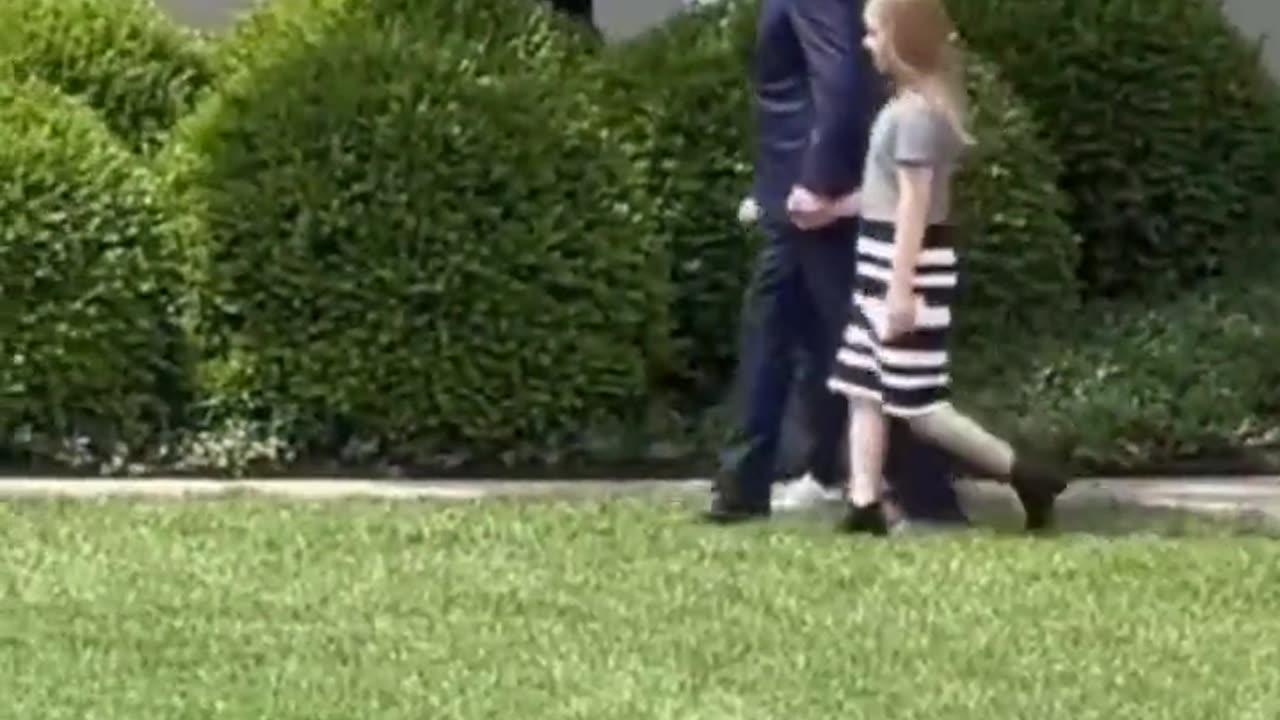 Creepy Joe coaxing children into the WH. #PedoPete