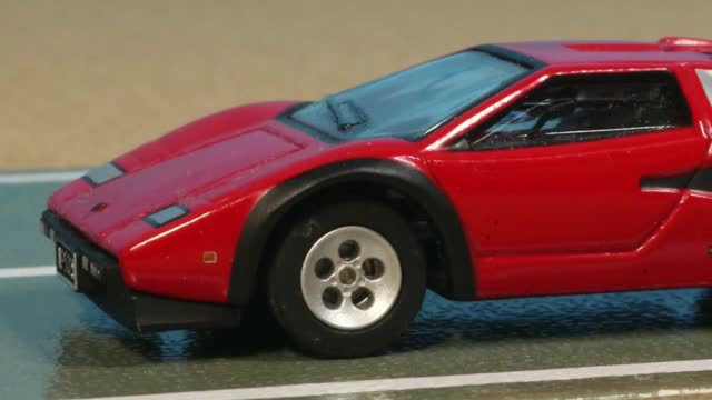 Ferrari Testarossa vs Lamborghini Countach