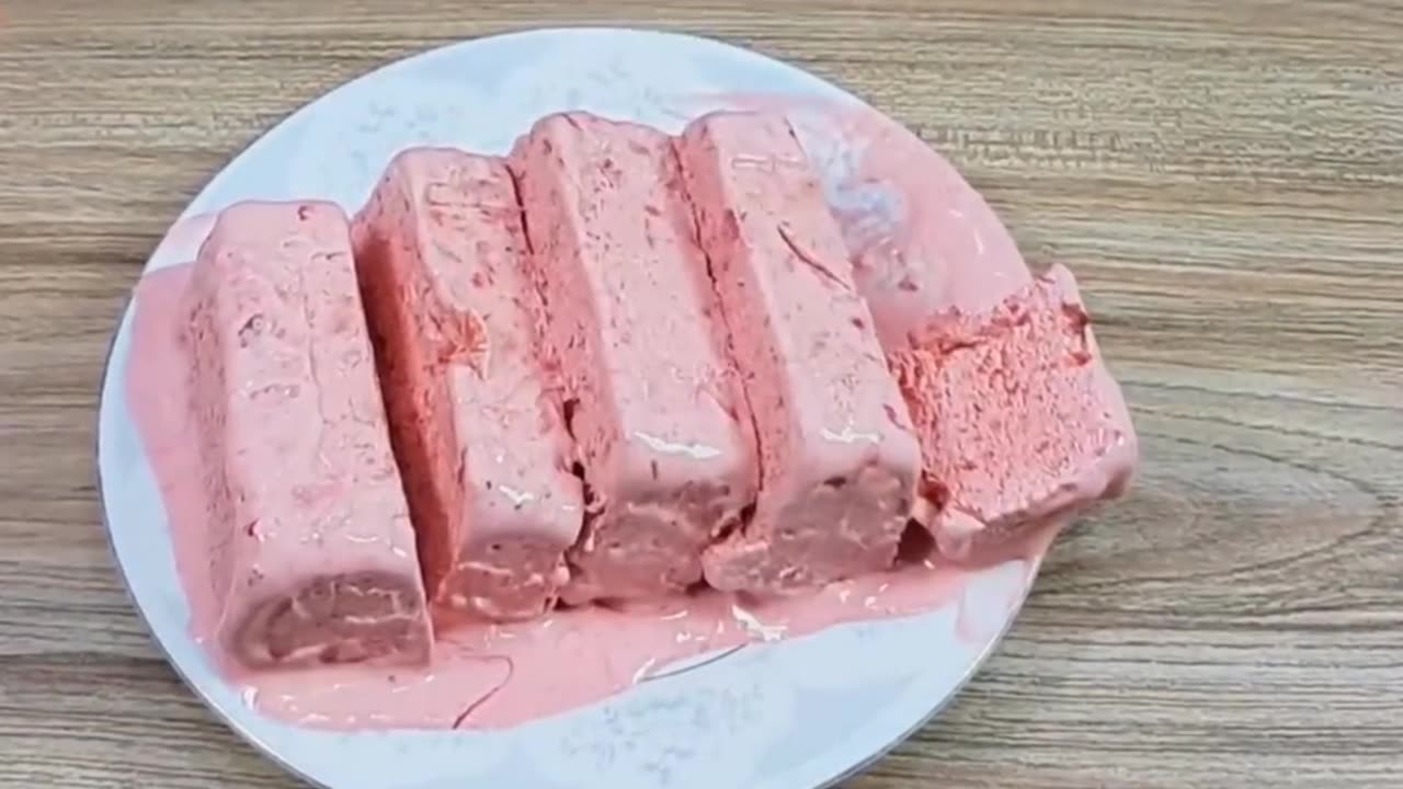 Homemade Strawberry Ice Cream Recipe | Eggless Ice Cream | BaBa Food RRC