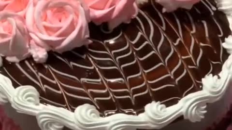 Stunning birthday cake decorating technique 💝💝 #shorts (4)