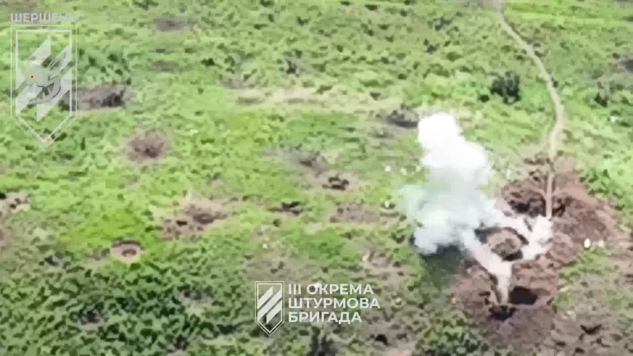 Ukrainian Kamikaze Drone Smashes into Russian Trenches