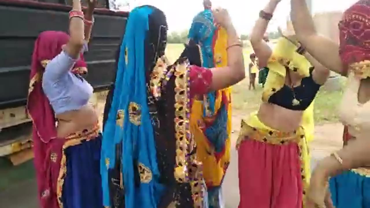 Rajeshthani women dance 😍