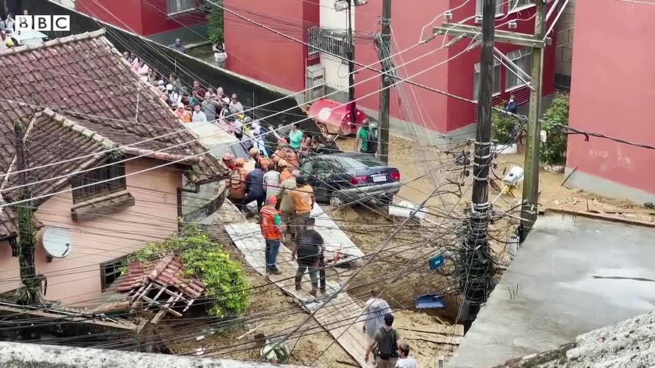 Deadly landslides wreak havoc in Petrópolis, Brazil - BBC News